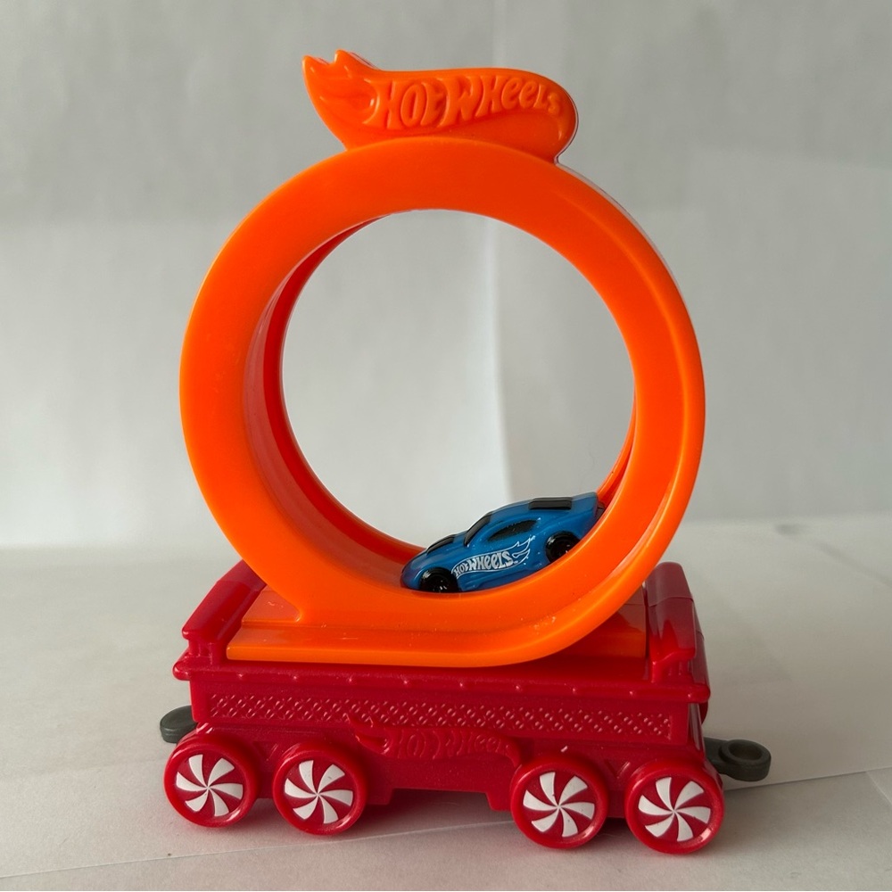 4/$20🚙 2017 Hot Wheels Holiday Express McDonald’s Train Car – Loop-the-Loop